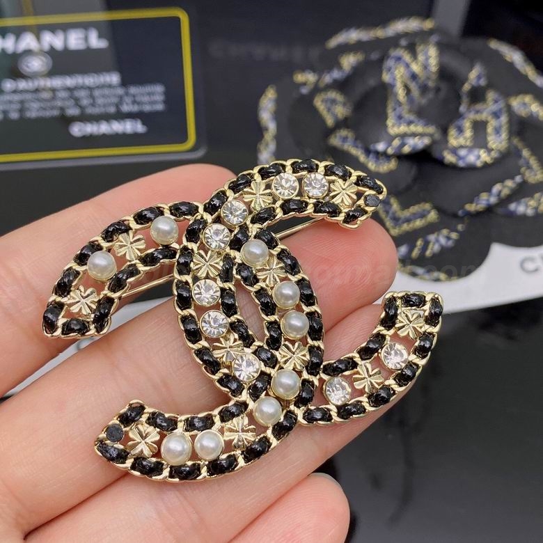 Chanel Brooch 260